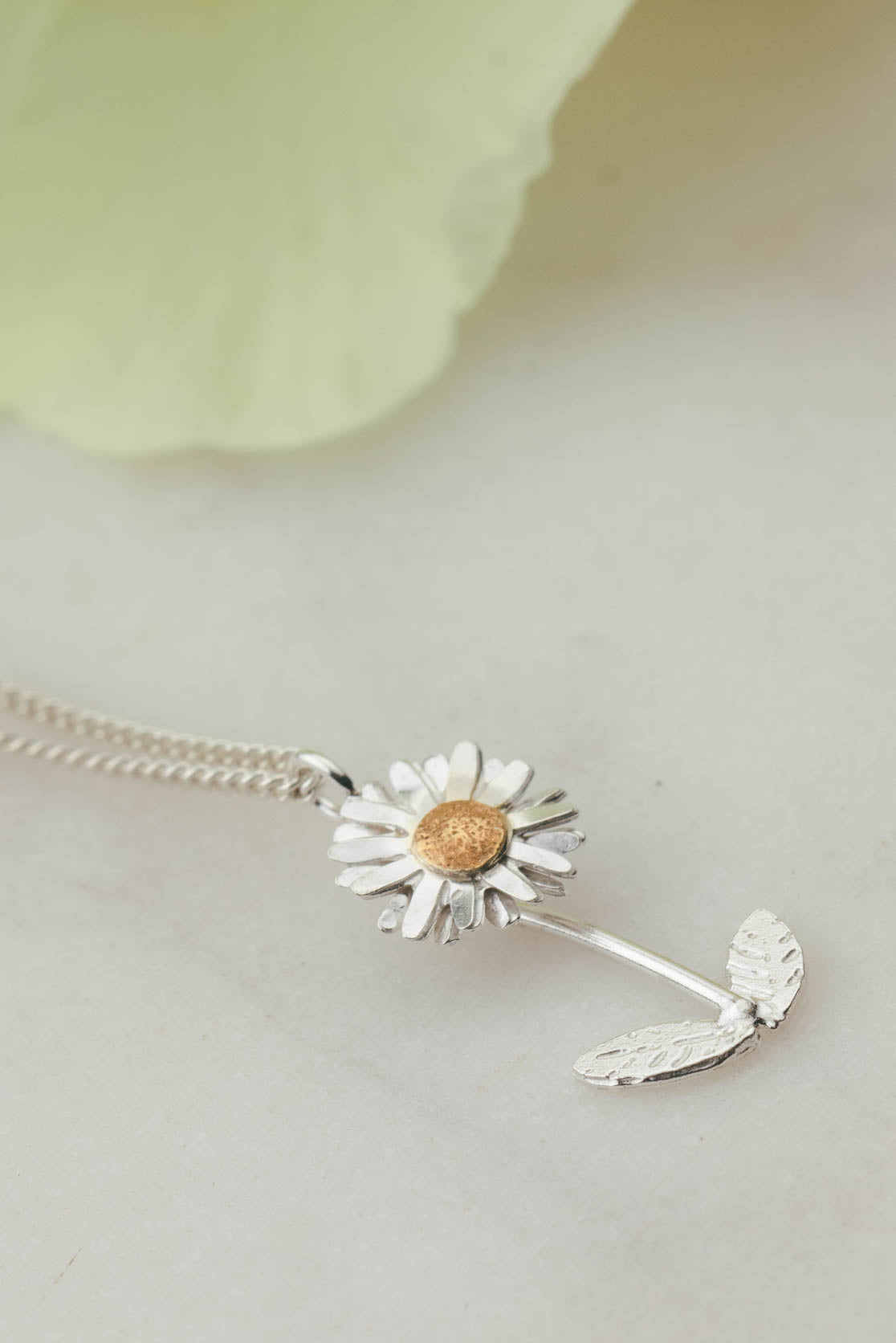 Daisy Flower Necklace, 5 Variations, Necklace, Flower Pendant Necklaces,  Plant Gifts, Daisy Chain (Pink Daisy Necklace) : Amazon.co.uk: Handmade  Products