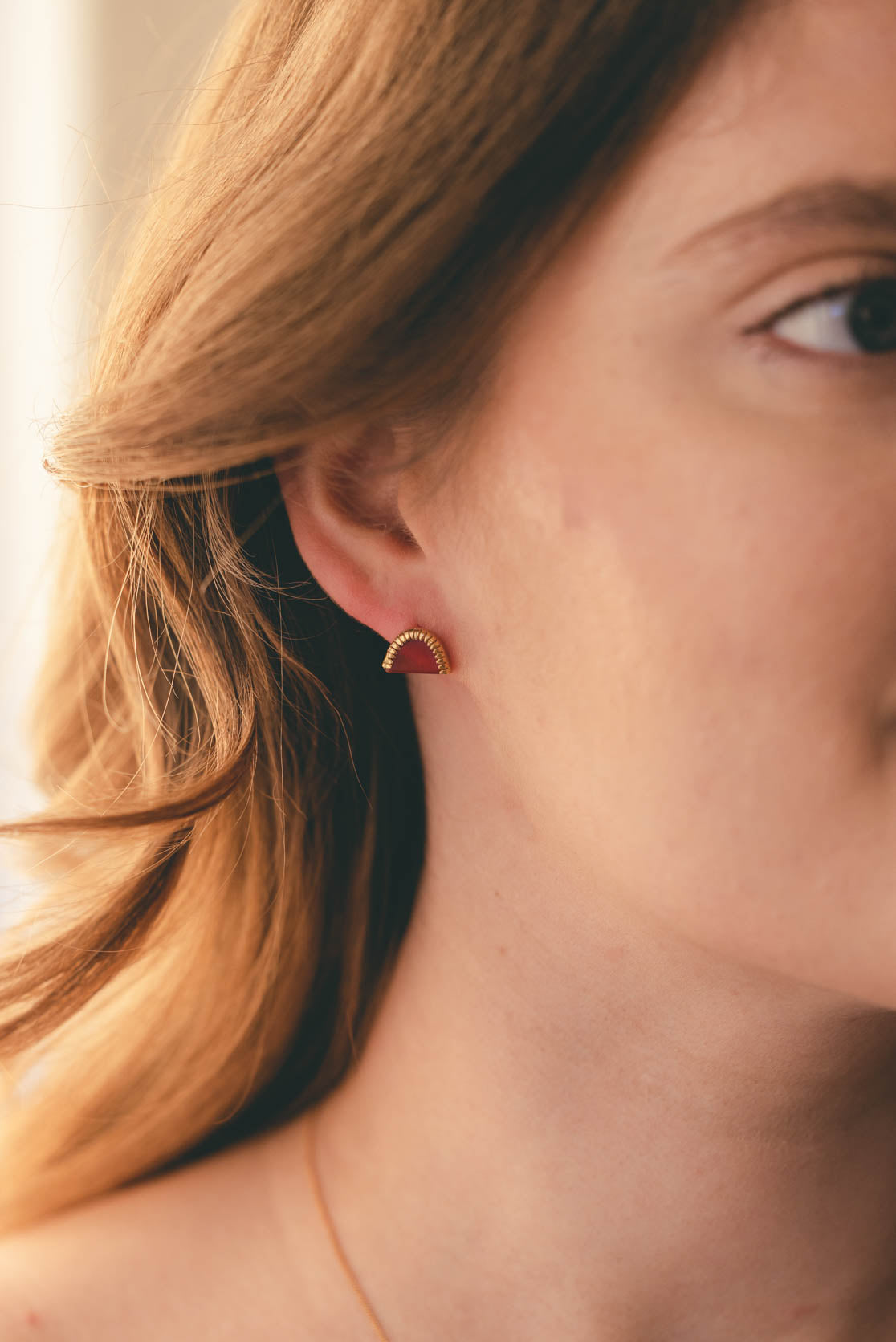 deco petal stud earrings - small